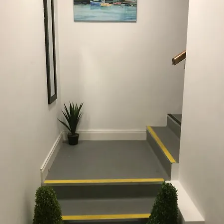 Pier House