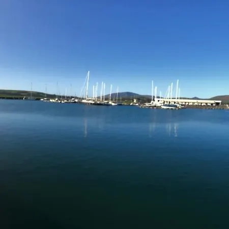 Pier House Lodge *
