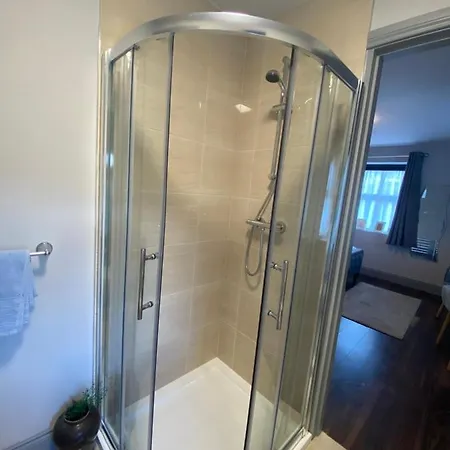 אכסניה Pier House דינגל